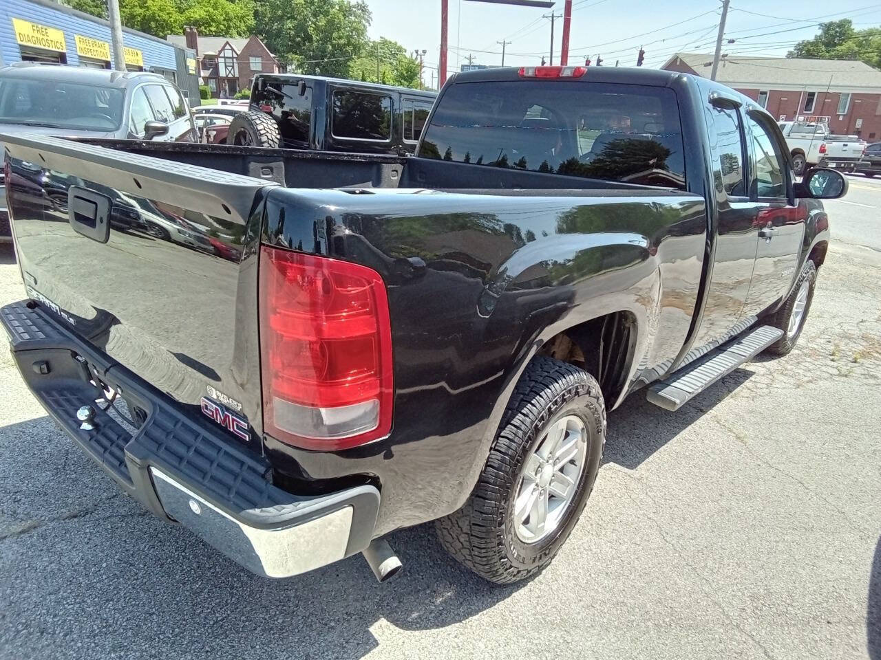 Used 2011 GMC Sierra 1500 SLE w/ Power Tech Package AWD/4WD image 6