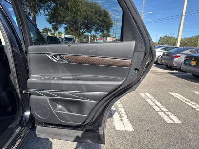 Used 2024 Genesis GV80 2.5T AWD/4WD image 17