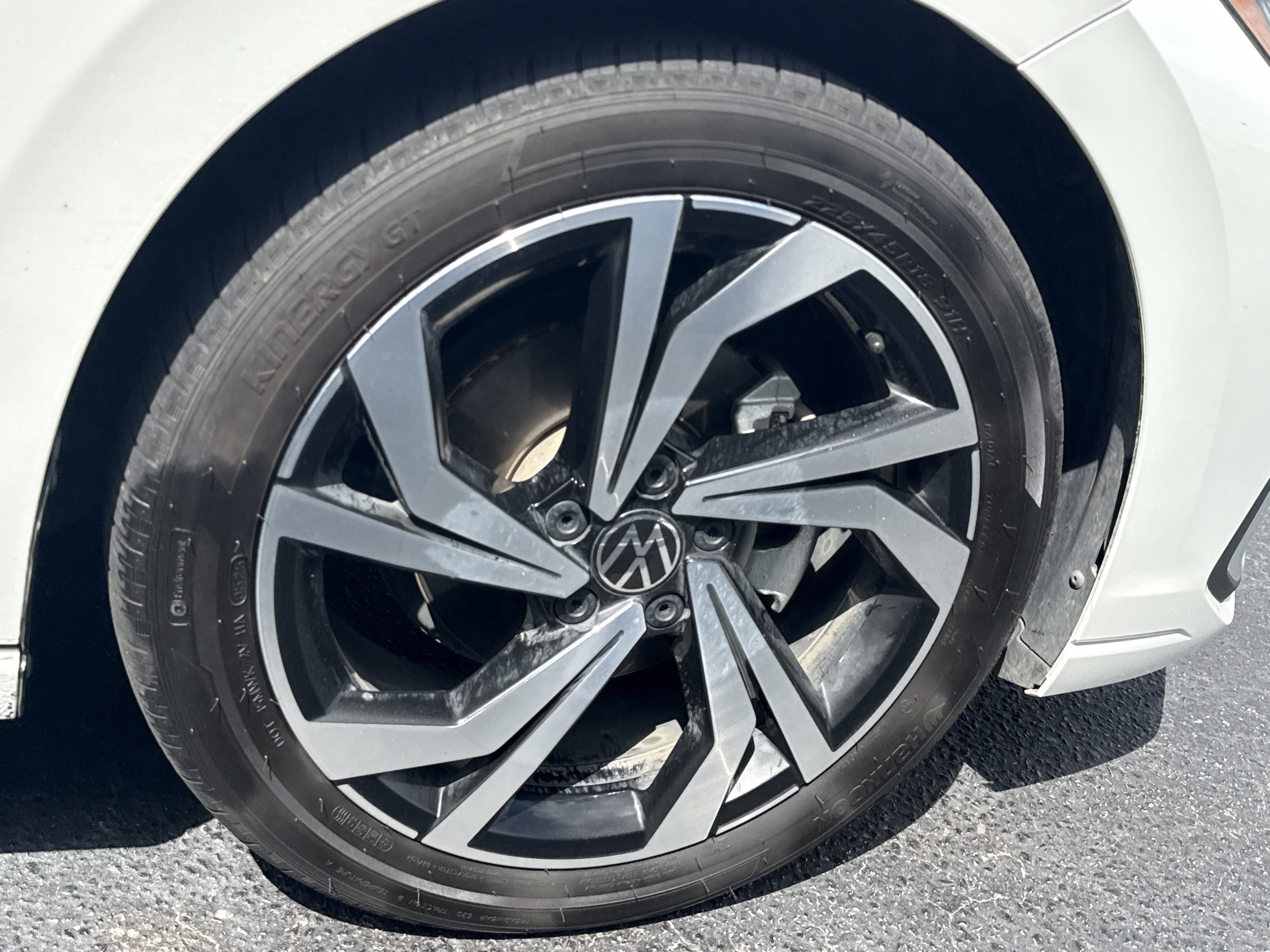 Used 2025 Volkswagen Jetta SEL FWD image 10