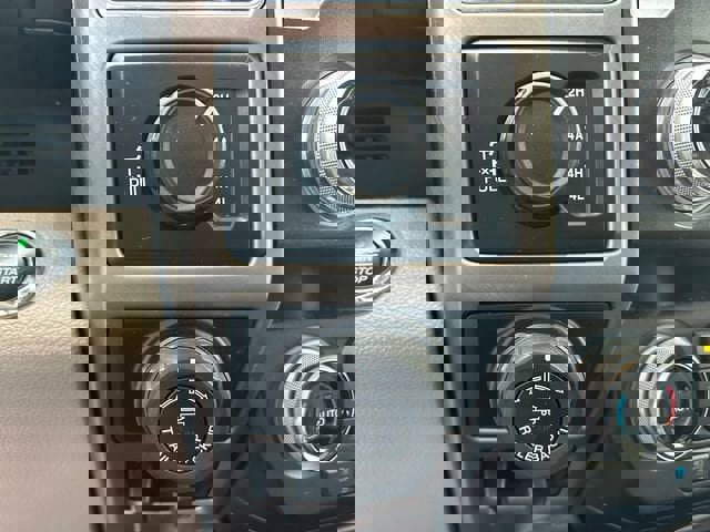 Used 2020 Ford F150 Limited w/ Trailer Tow Package image 26