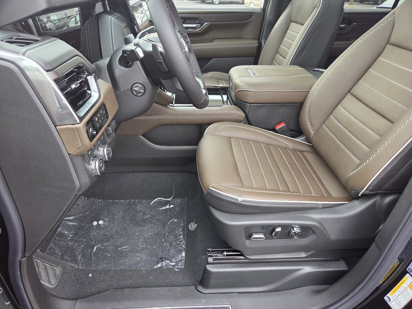 New 2027 GMC Yukon XL Denali Ultimate w/ LPO, Floor Liner Package AWD/4WD image 32