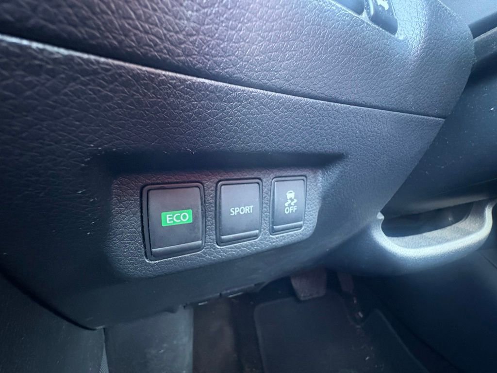 Used 2016 Nissan Sentra SV image 26