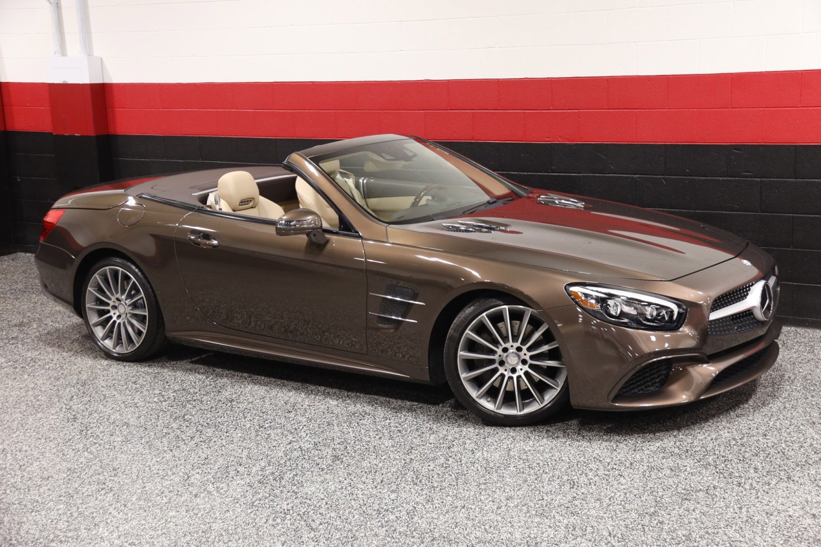 Used 2017 Mercedes-Benz SL 450 image 3