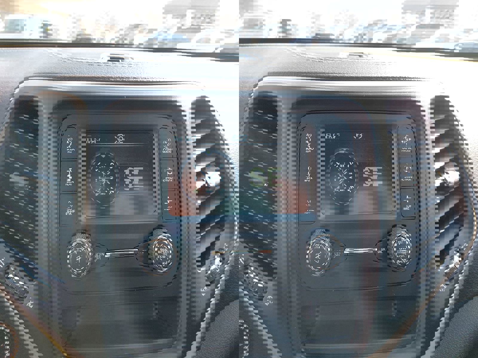 Used 2016 Jeep Cherokee Sport image 23