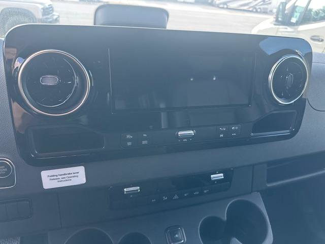 Used 2025 Mercedes-Benz Sprinter 3500 image 10