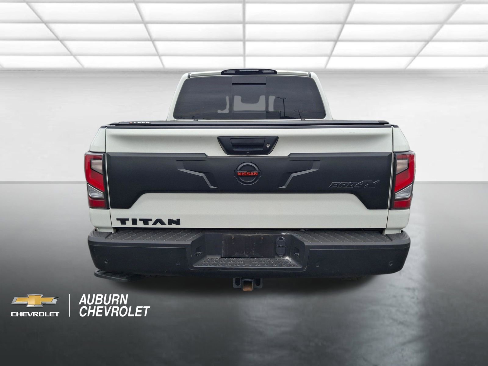 Used 2021 Nissan Titan PRO-4X w/ Pro-4x Convenience Package AWD/4WD image 4
