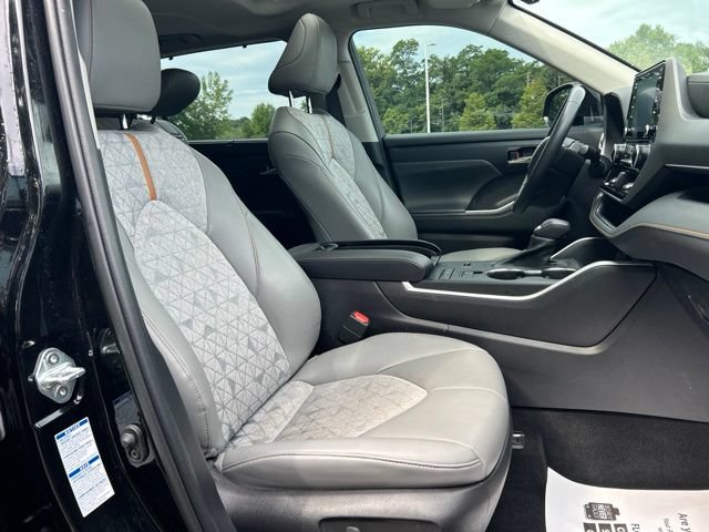Used 2022 Toyota Highlander Bronze Edition AWD/4WD image 29
