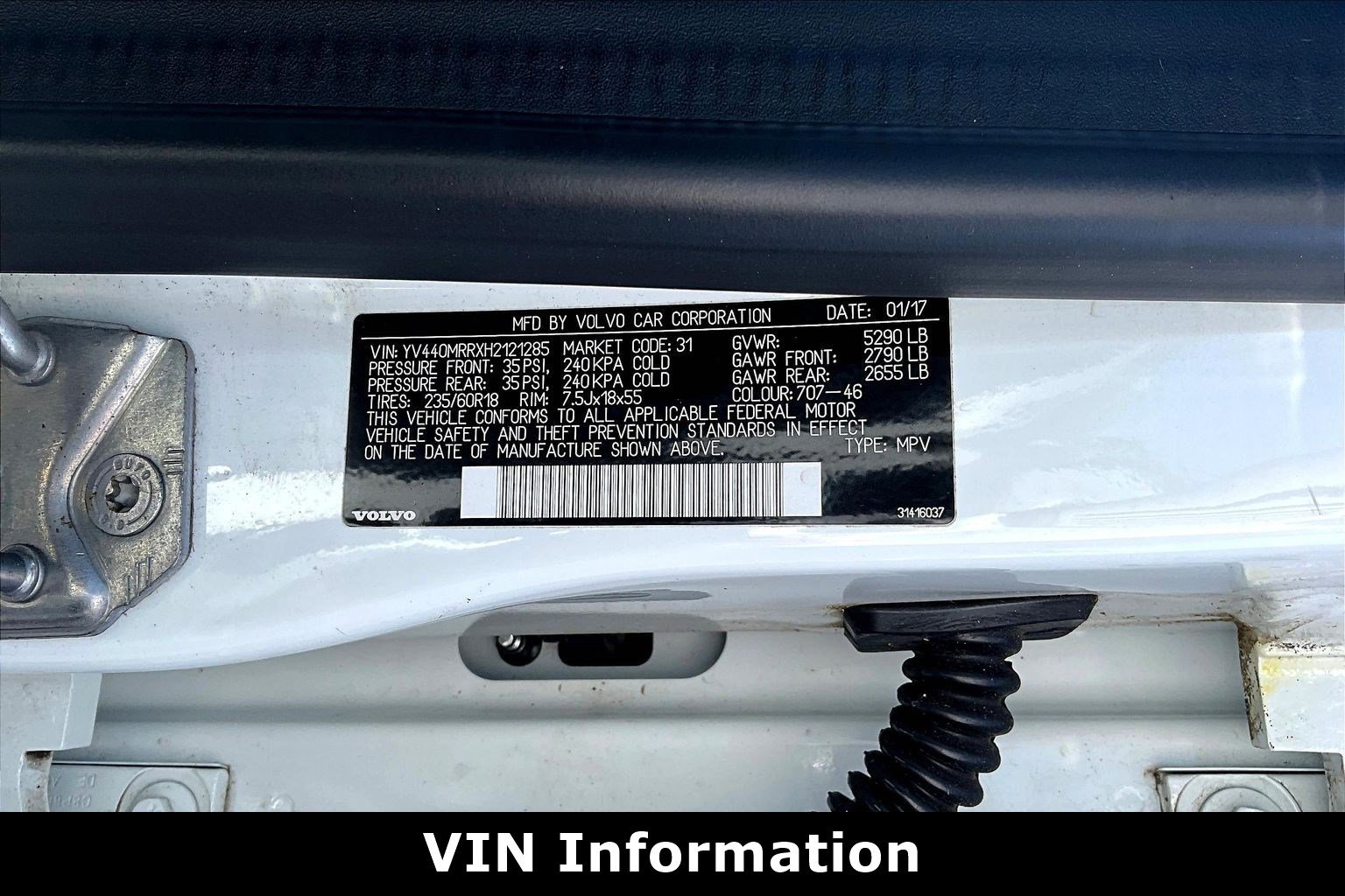 Used 2017 Volvo XC60 T5 Dynamic w/ Preferred Option Package image 4