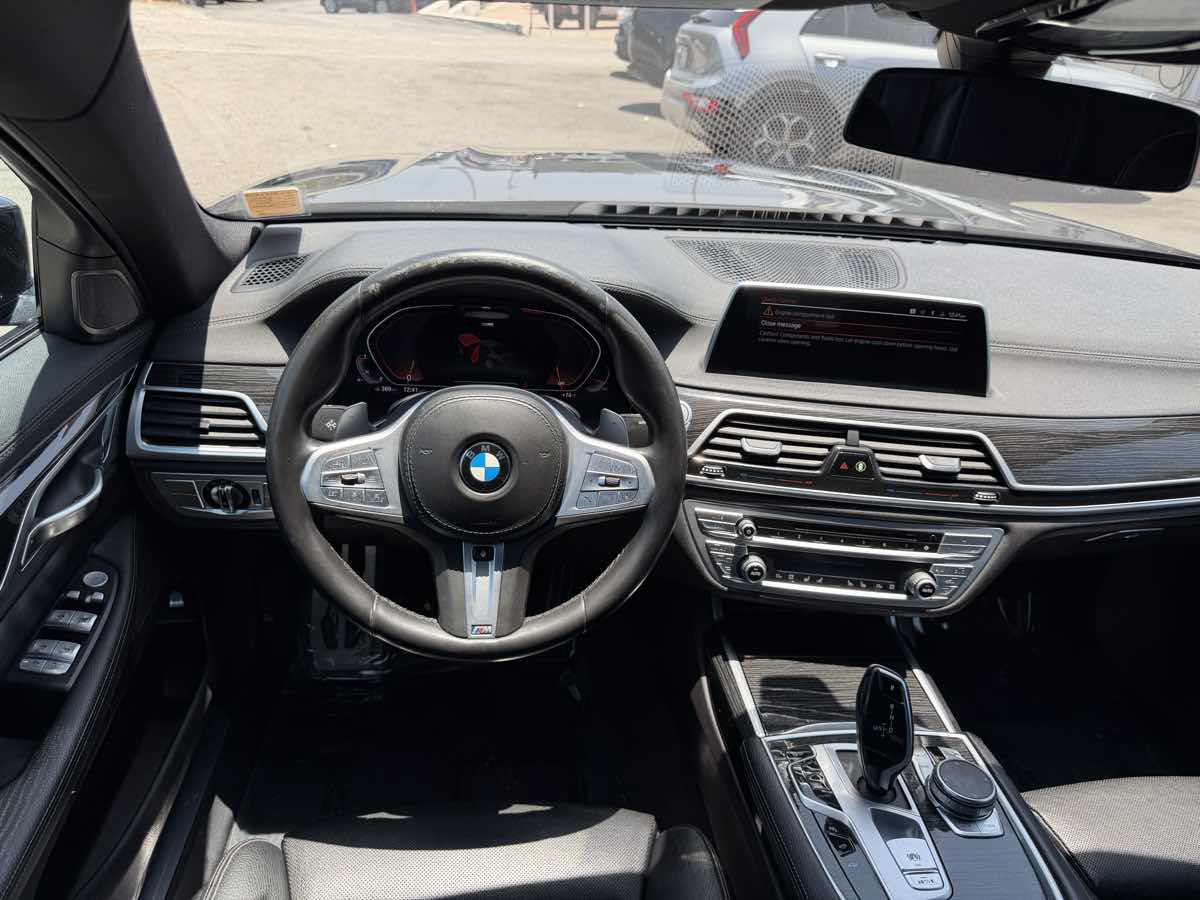 Used 2020 BMW 740i w/ M Sport Package RWD image 12