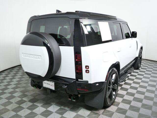 Used 2025 Land Rover Defender 110 X-Dynamic SE AWD/4WD image 3
