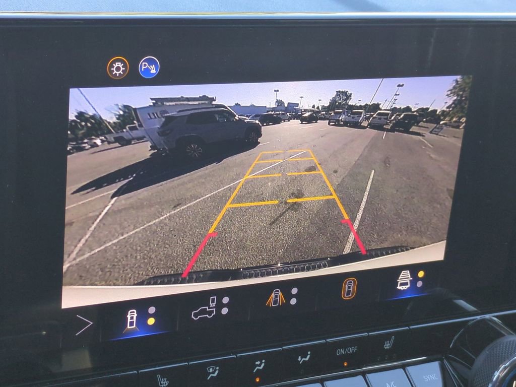 New 2026 Chevrolet Colorado Trail Boss w/ Off-Road Front Bumper Package image 15