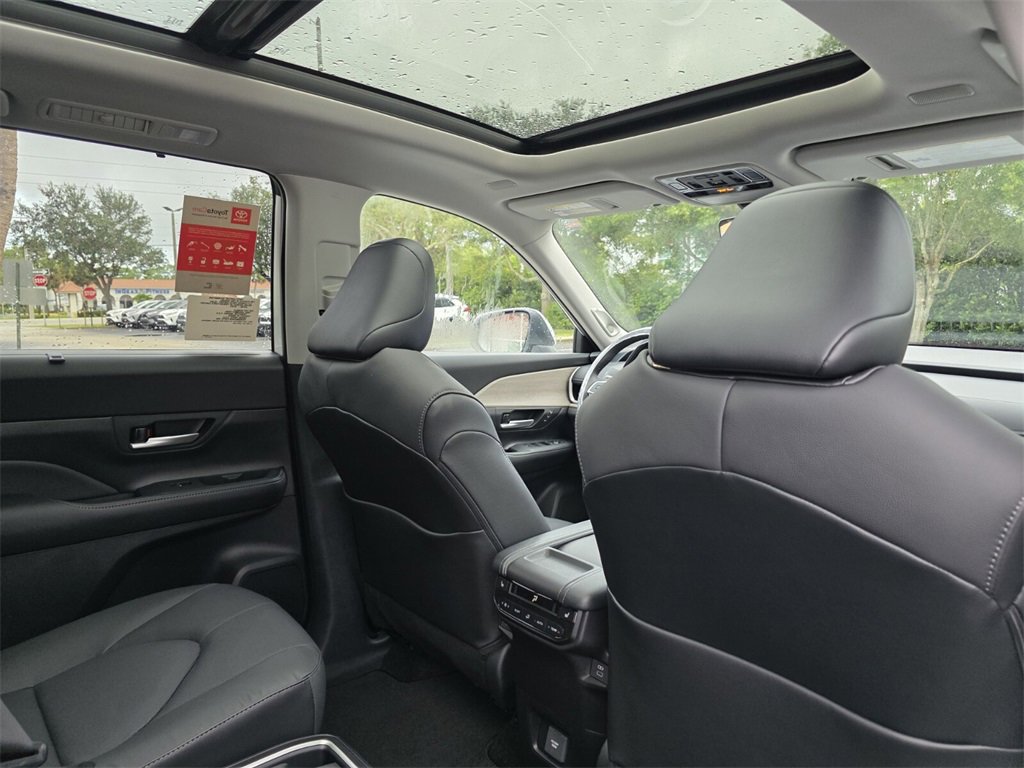 New 2026 Toyota Grand Highlander Limited image 16