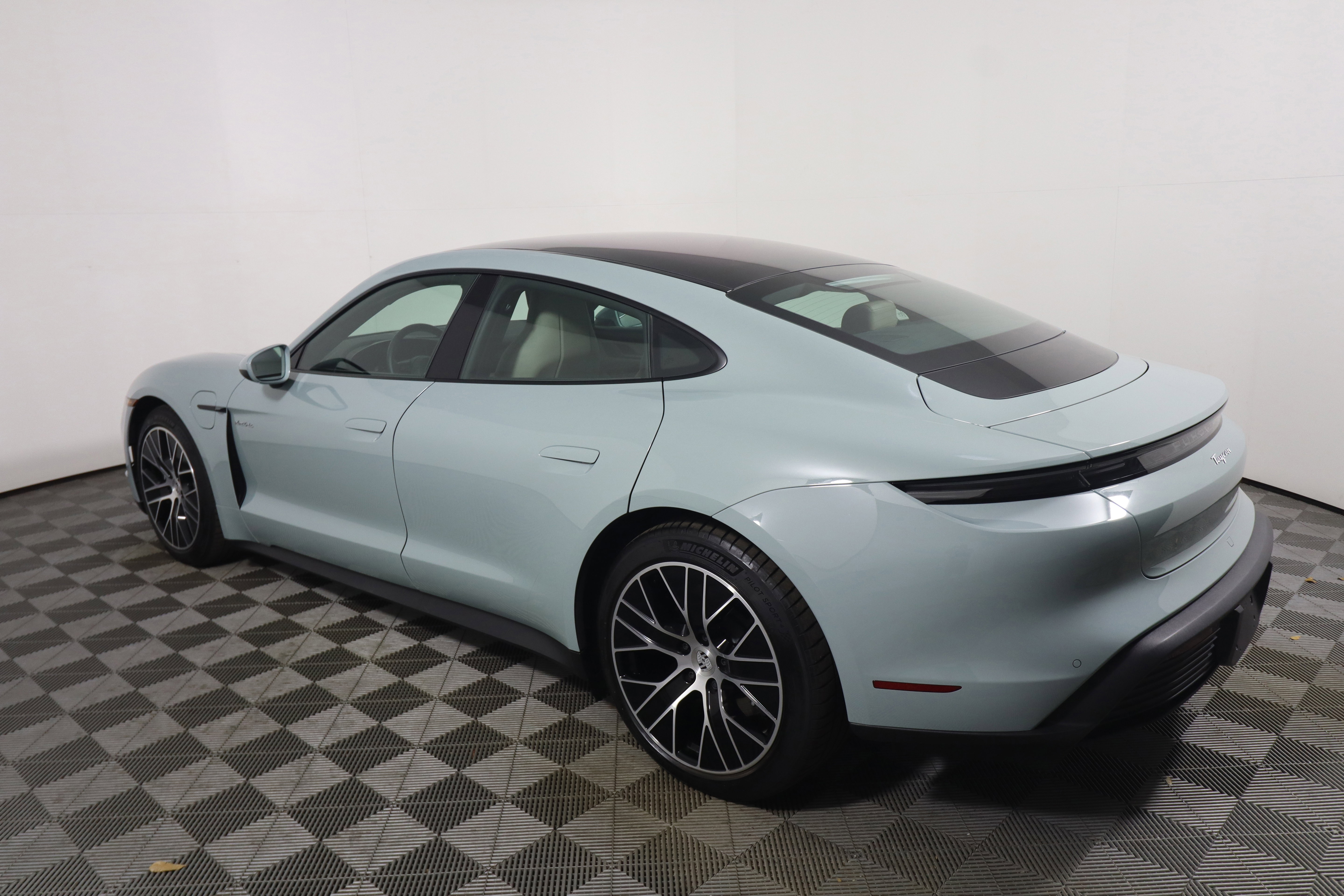 Certified 2025 Porsche Taycan image 3