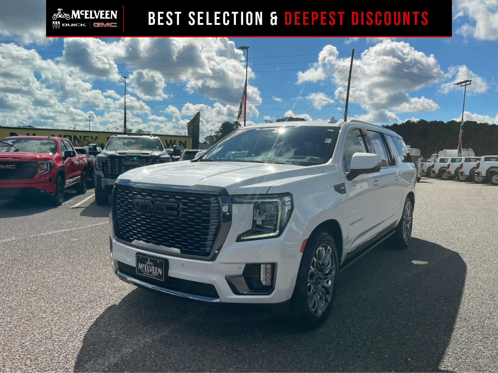 Used 2023 GMC Yukon XL Denali Ultimate AWD/4WD image 1