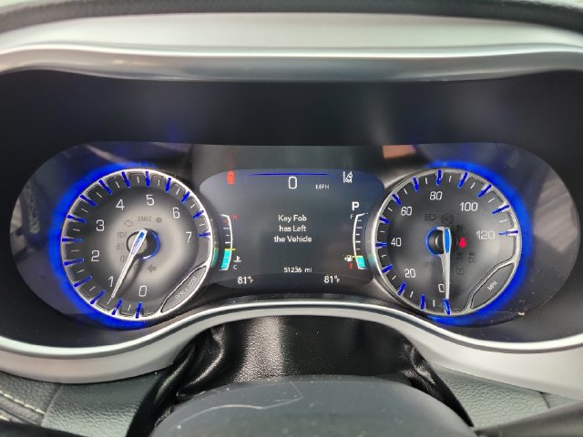 Used 2025 Chrysler Pacifica Limited FWD image 33