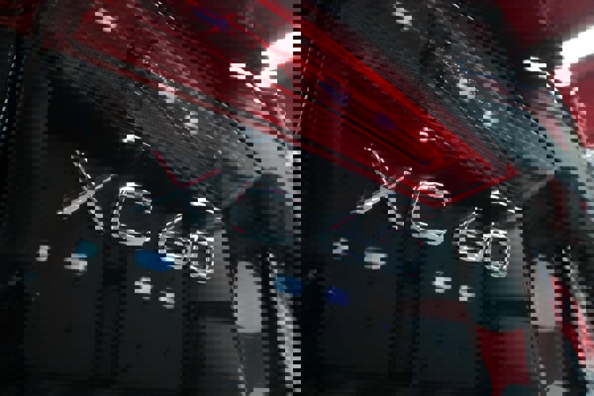 Used 2023 Volvo XC60 B5 Plus image 32