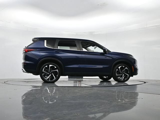 Used 2023 Mitsubishi Outlander SE FWD image 37