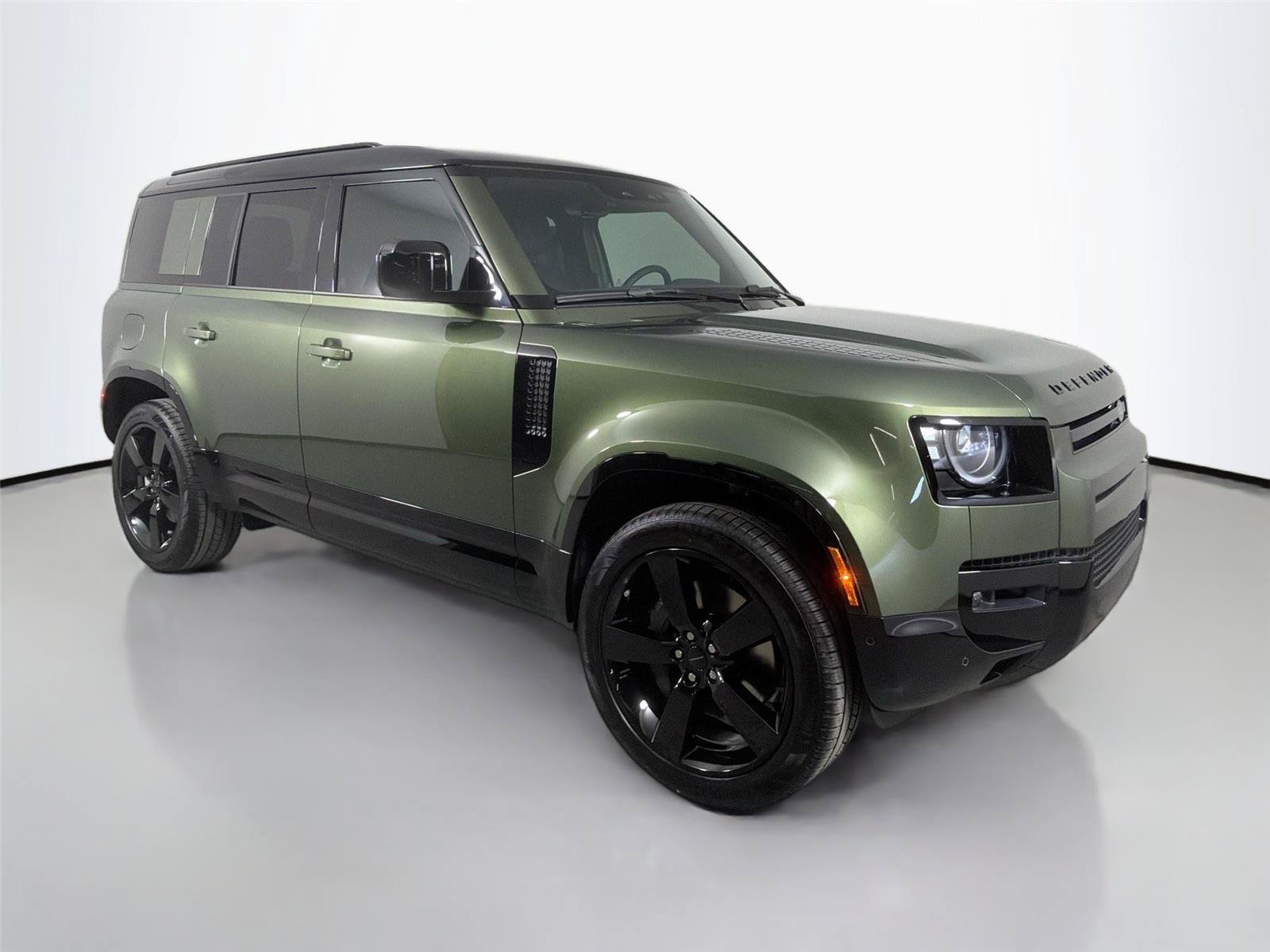 New 2026 Land Rover Defender 110 X-Dynamic SE AWD/4WD image 3