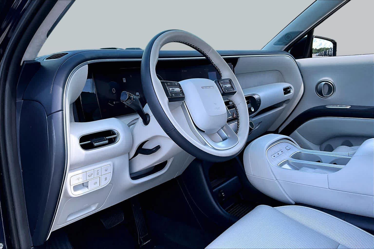 Certified 2026 Hyundai Palisade Calligraphy FWD image 33