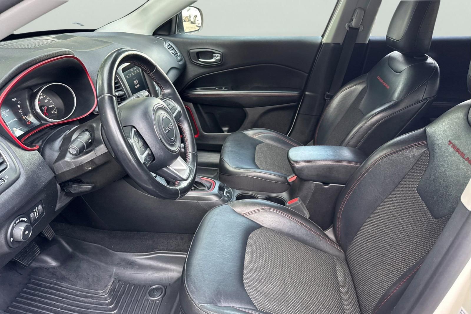 Used 2019 Jeep Compass Trailhawk AWD/4WD image 14