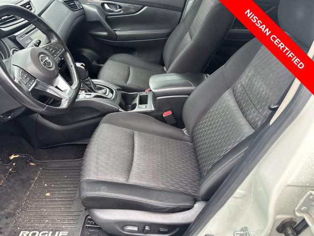 Used 2017 Nissan Rogue SV AWD/4WD image 15