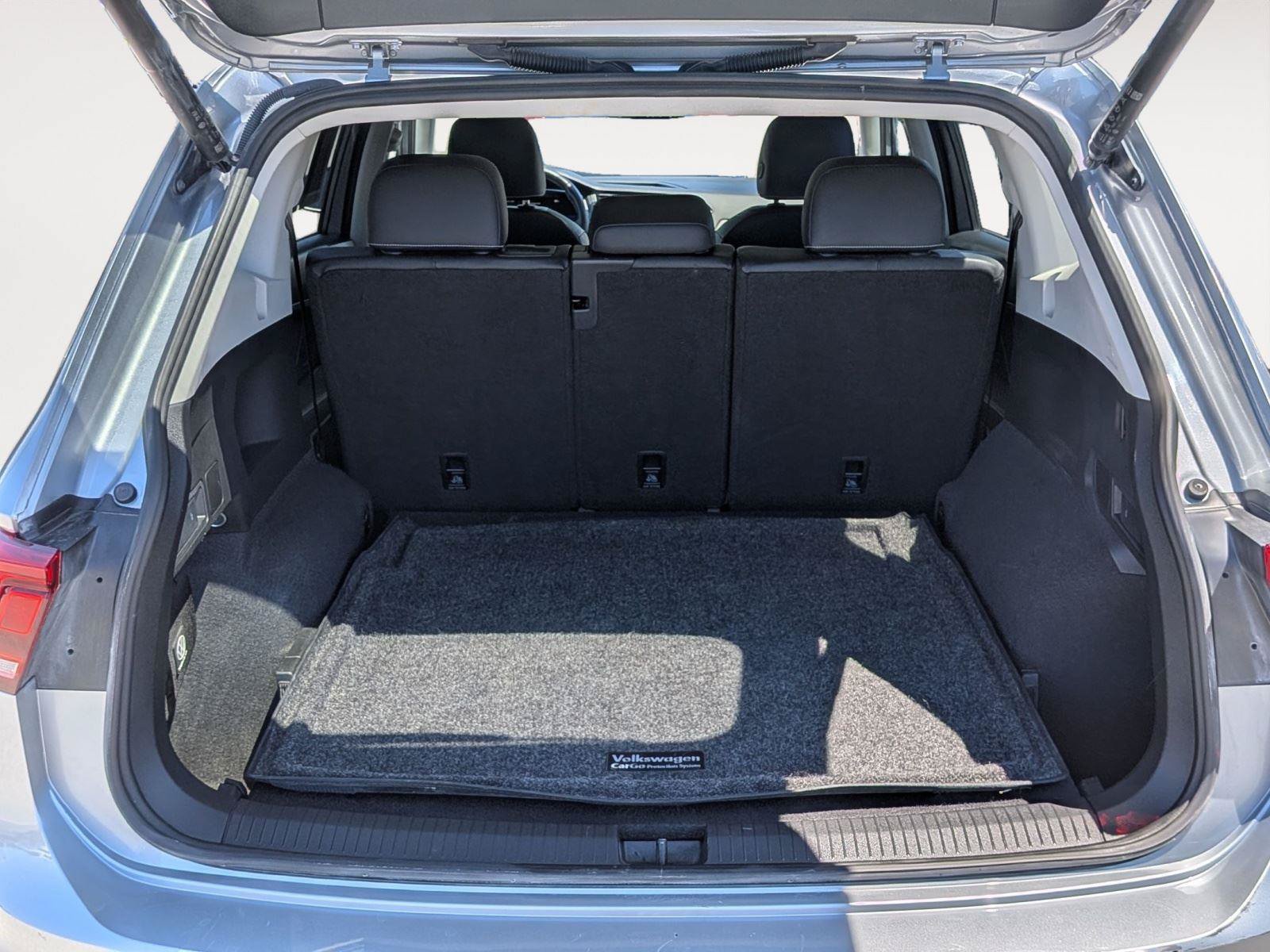 Used 2024 Volkswagen Tiguan SE w/ Panoramic Sunroof Package AWD/4WD image 32