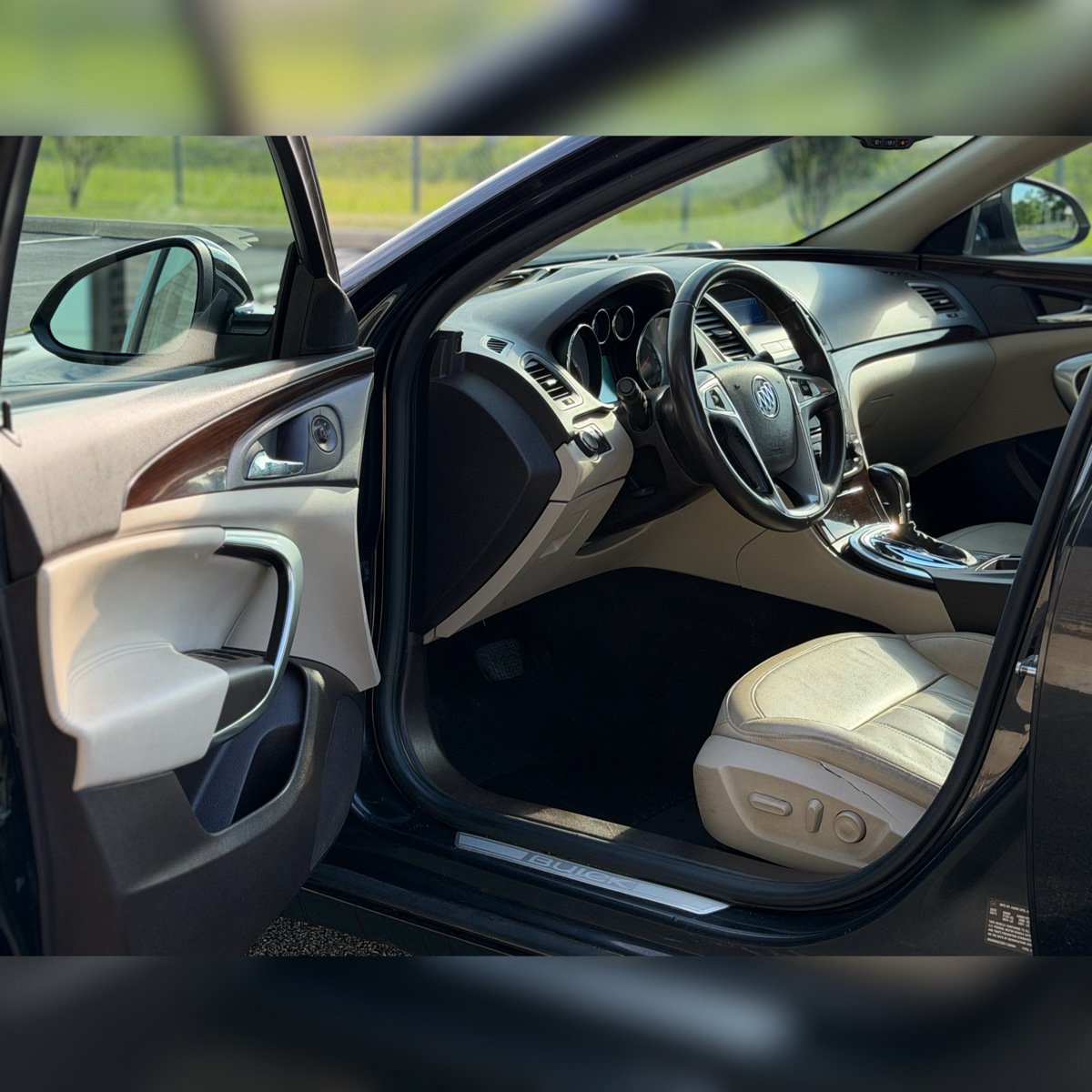 Used 2011 Buick Regal CXL FWD image 6
