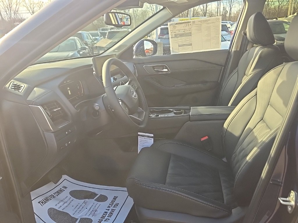 New 2026 Nissan Rogue Platinum image 9