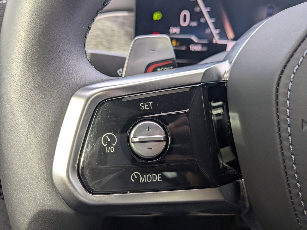 Used 2025 BMW 760i xDrive w/ Executive Package image 27