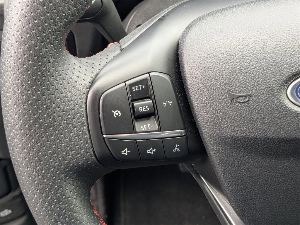 Used 2025 Ford Escape ST-Line image 19