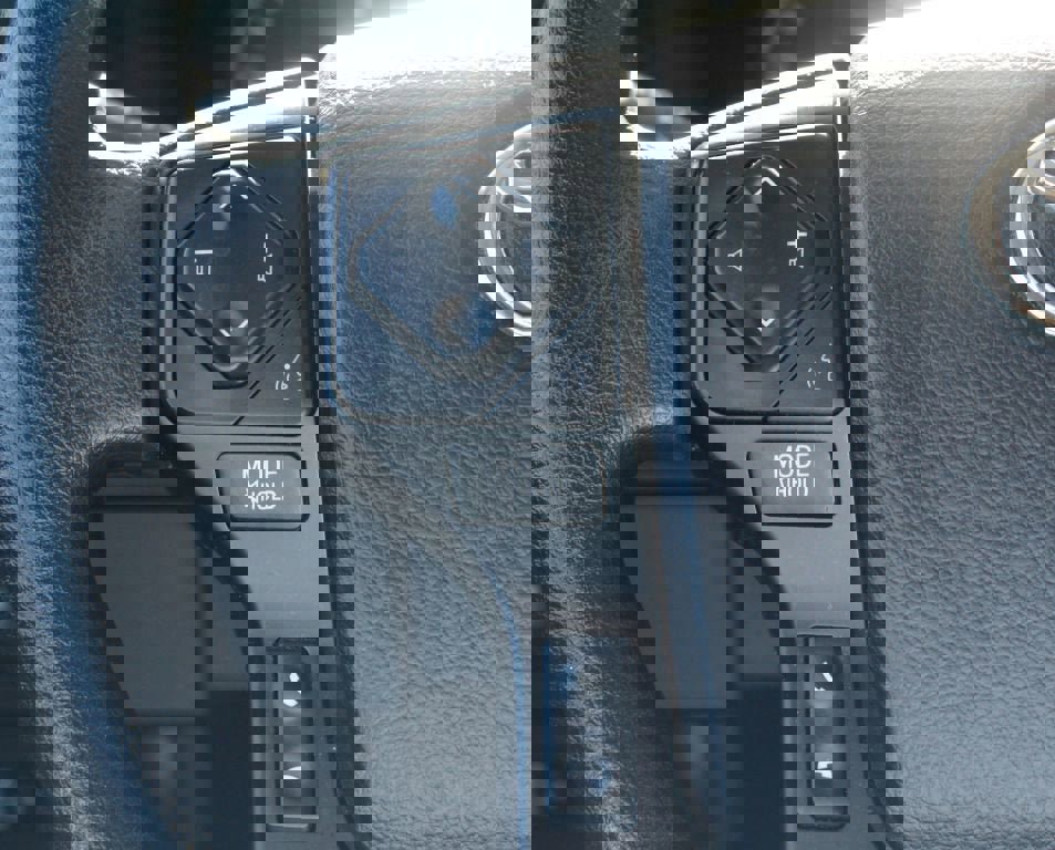 Used 2023 Toyota Tacoma SR image 8