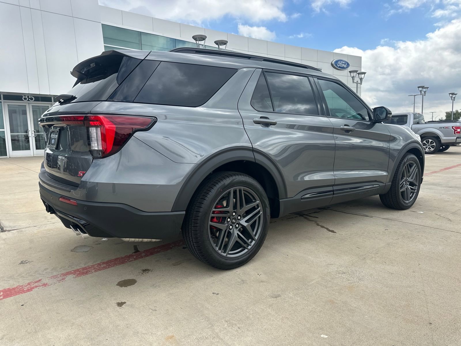 New 2026 Ford Explorer ST w/ Sun And Sound Package image 5