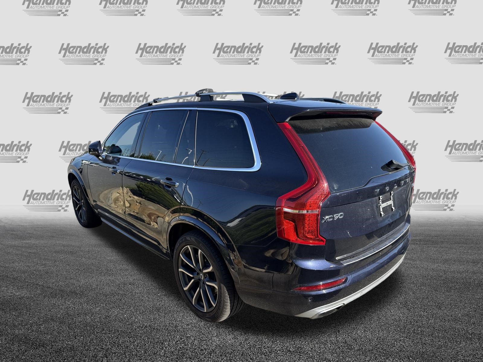 Used 2016 Volvo XC90 T6 Momentum w/ Momentum Plus Package AWD/4WD image 7