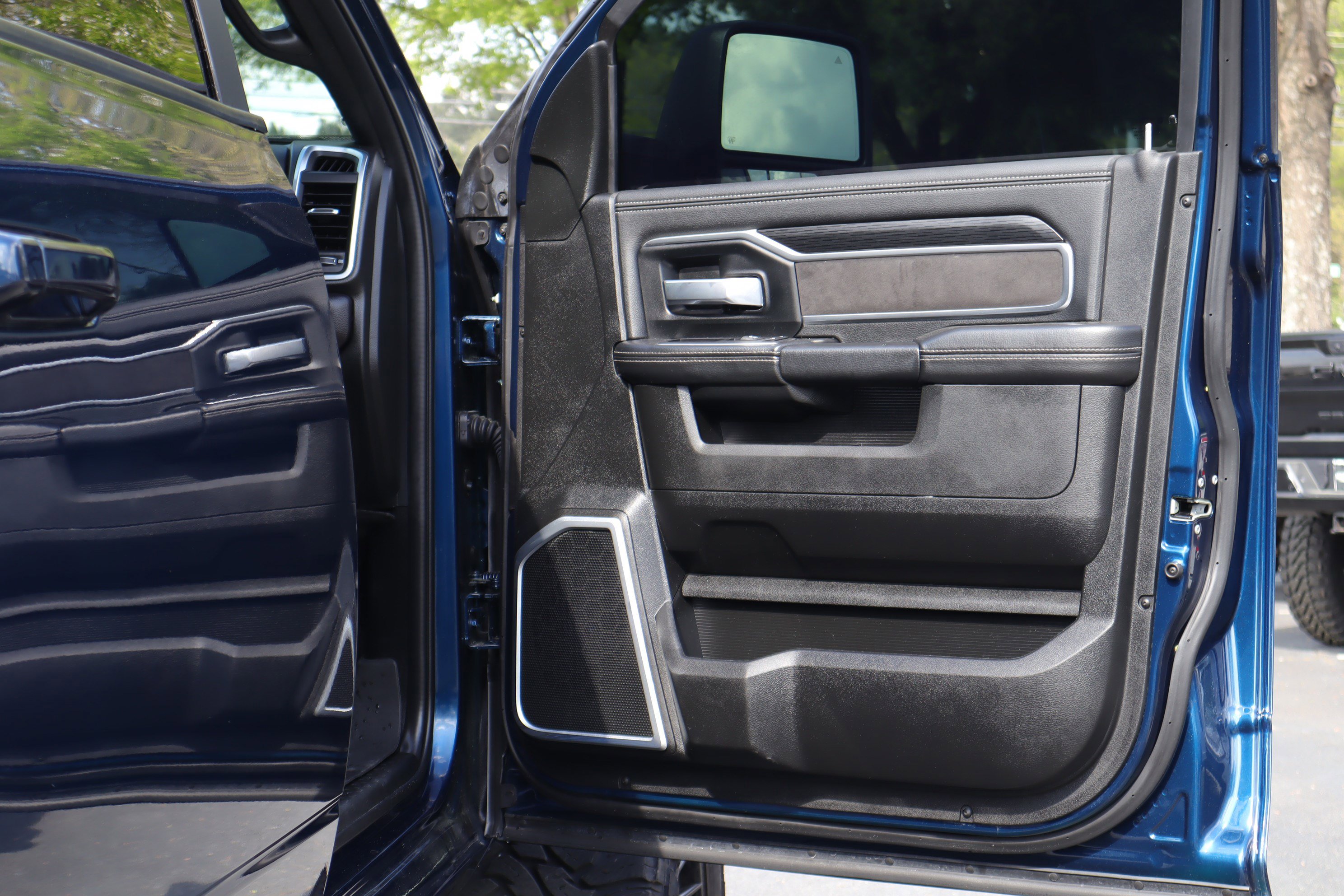 Used 2024 RAM 2500 Laramie w/ Night Edition image 26