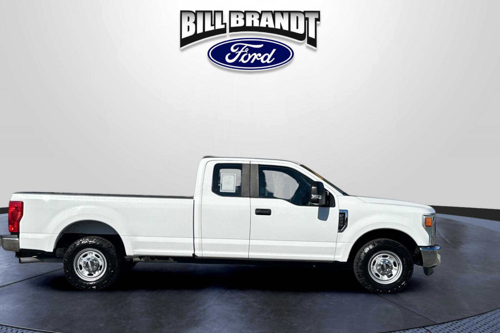 Used 2022 Ford F250 XL w/ Power Equipment Group RWD image 2
