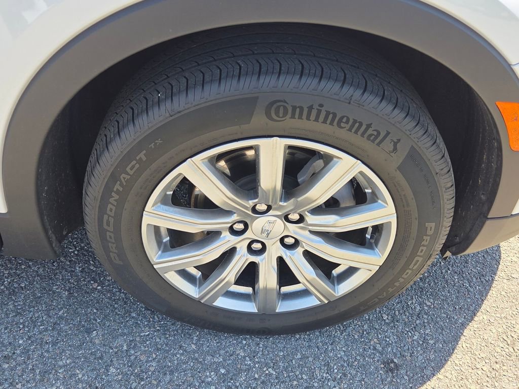 Used 2023 Cadillac XT4 Premium Luxury w/ Cold Weather Package image 9