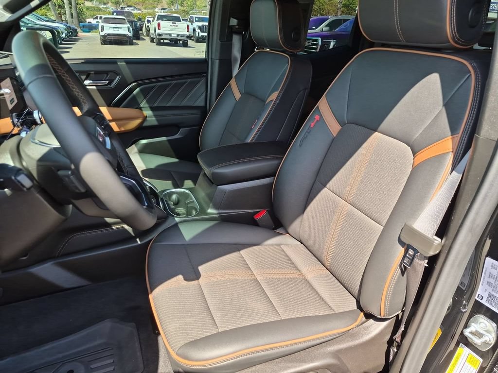 Used 2025 GMC Canyon AT4 AWD/4WD image 11