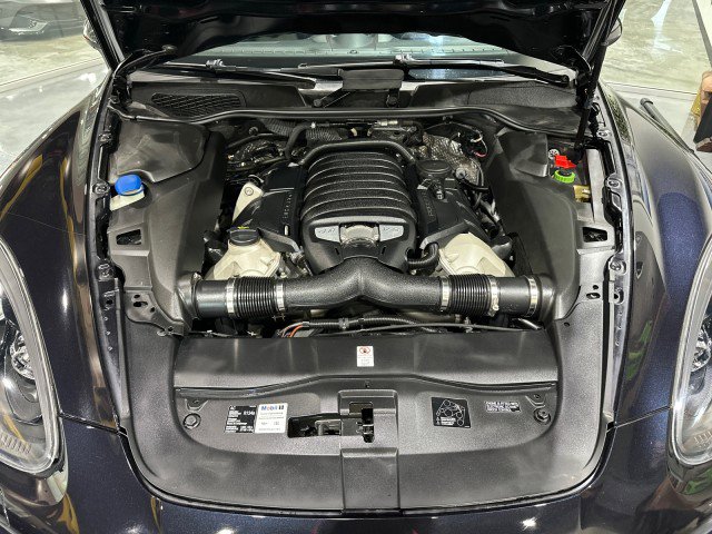 Used 2014 Porsche Cayenne GTS AWD/4WD image 18