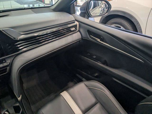 Used 2025 Toyota Camry SE FWD image 16