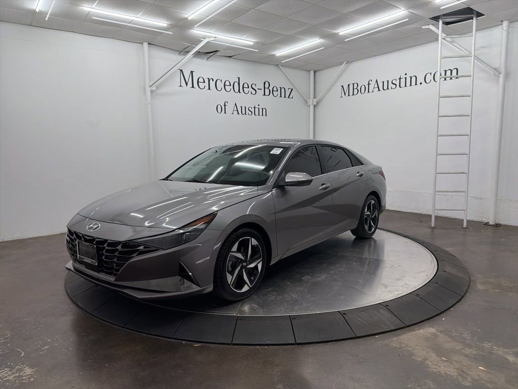 Used 2023 Hyundai Elantra Limited image 3