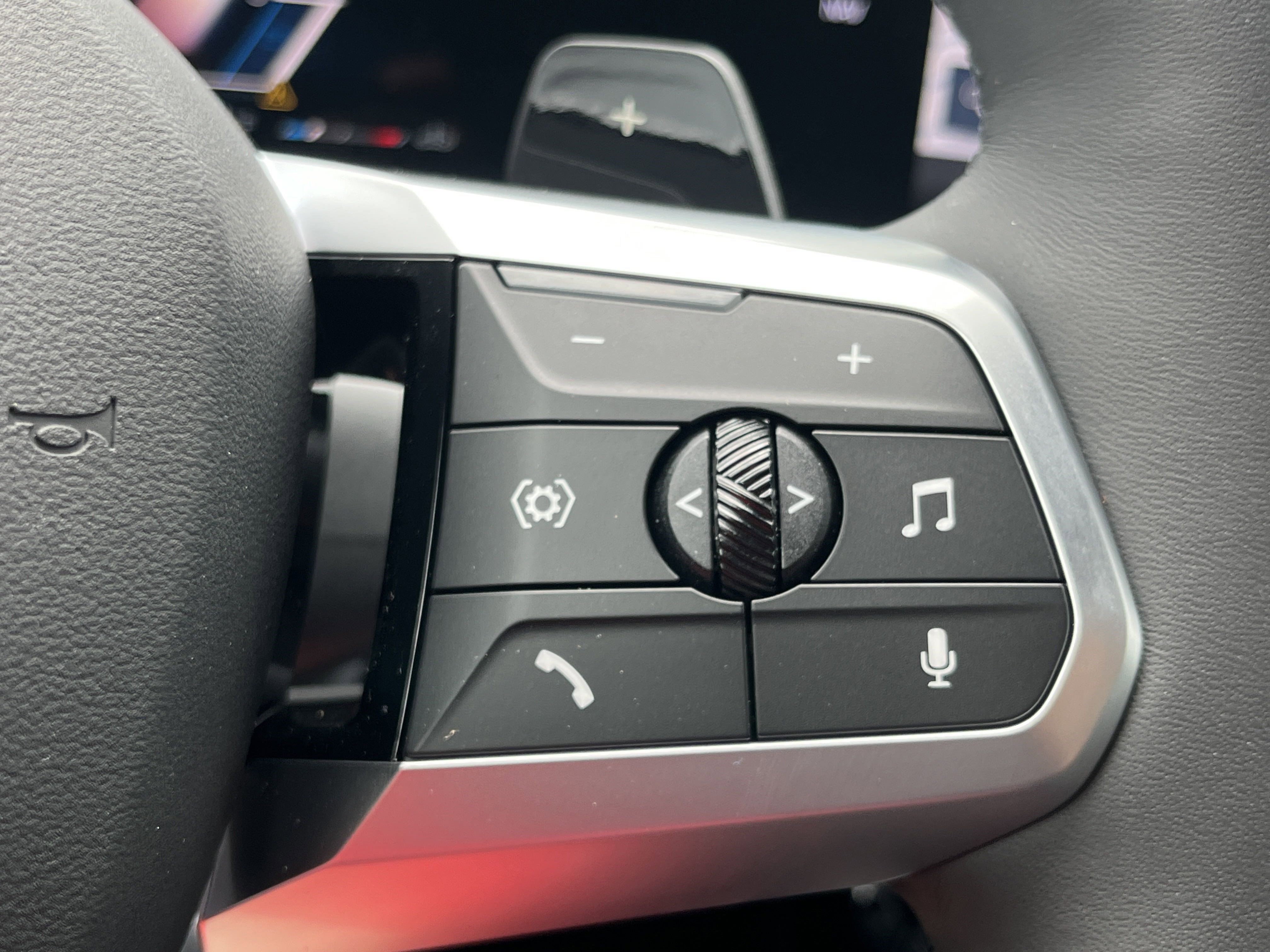 New 2025 BMW X1 xDrive28i w/ M Sport Package image 13