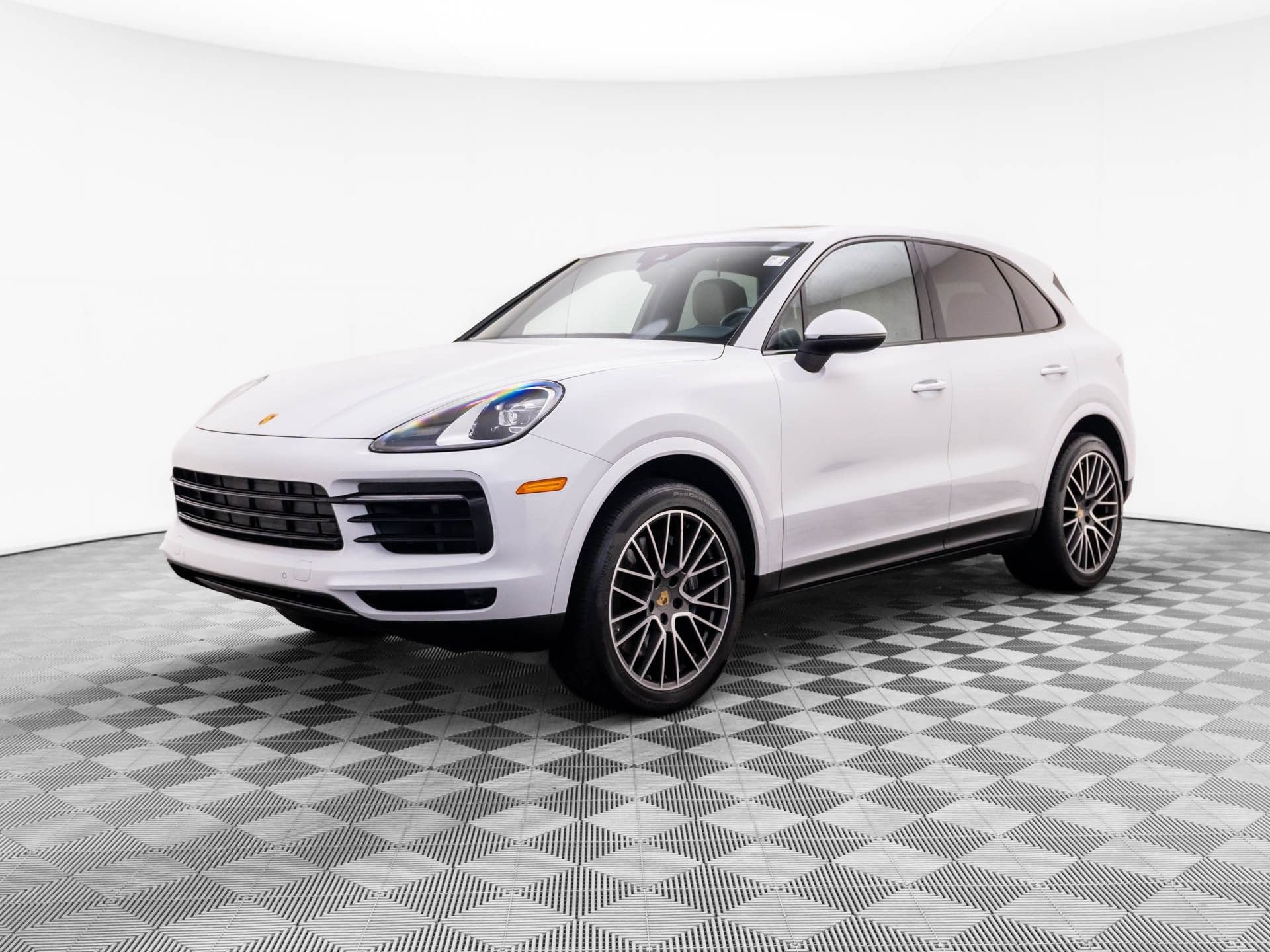 Certified 2022 Porsche Cayenne AWD/4WD image 1