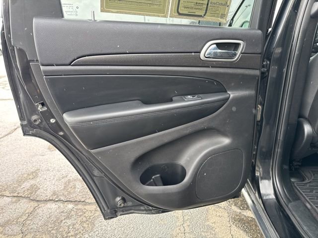 Used 2018 Jeep Grand Cherokee Laredo w/ Security & Convenience Group image 33