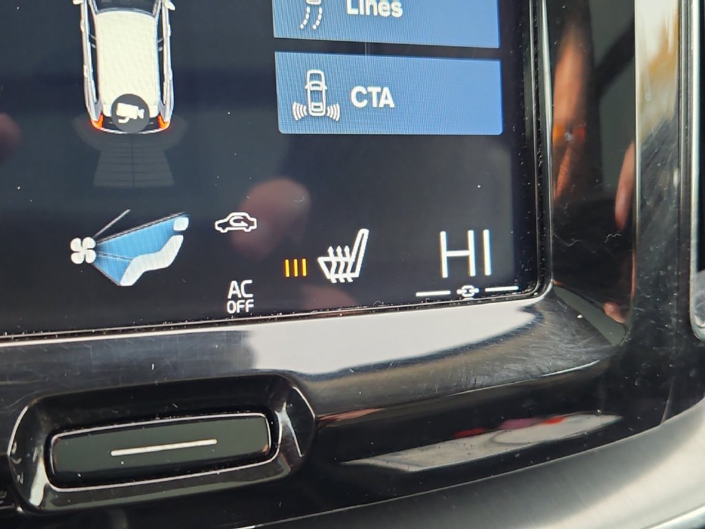 Used 2019 Volvo XC60 T5 Momentum w/ Premium Package AWD/4WD image 20