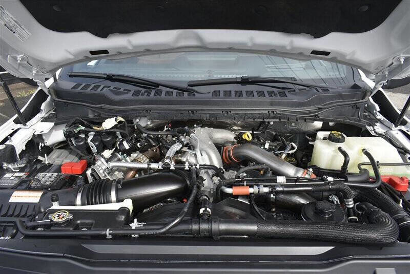 Used 2024 Ford F350 Platinum image 9