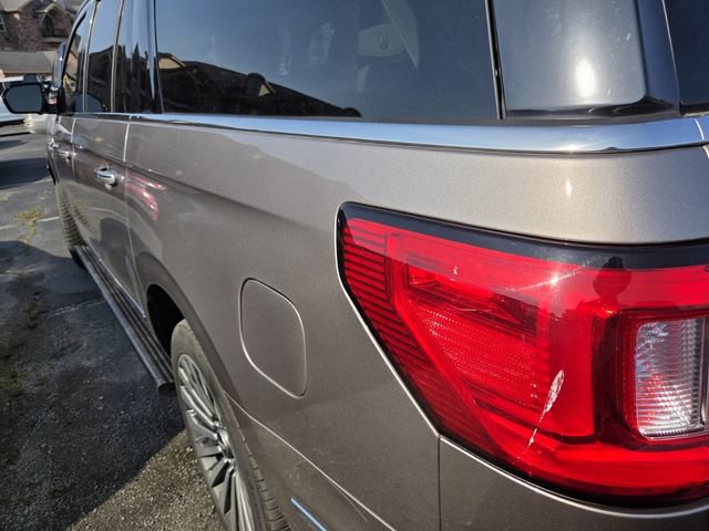 Used 2020 Lincoln Navigator L Reserve w/ Luxury Package AWD/4WD image 7