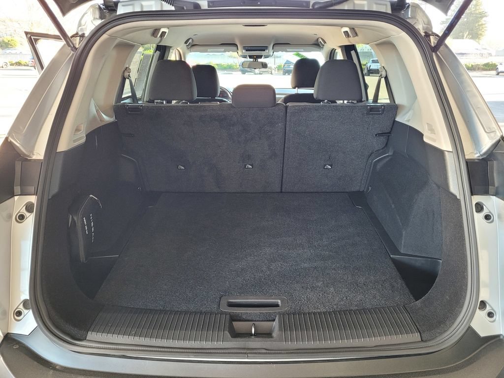 Used 2023 Nissan Rogue SV AWD/4WD image 6