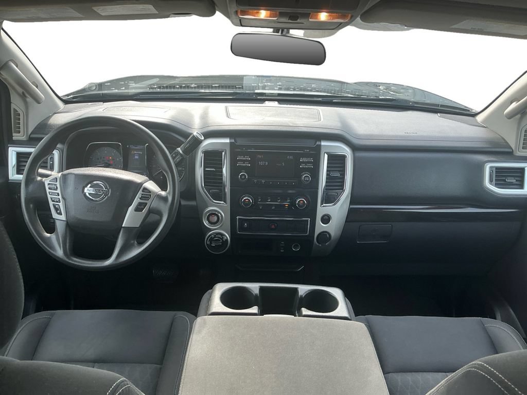 Used 2017 Nissan Titan 4x4 Crew Cab image 17