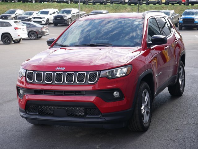 Used 2024 Jeep Compass Latitude w/ Sun and Sound Group image 7