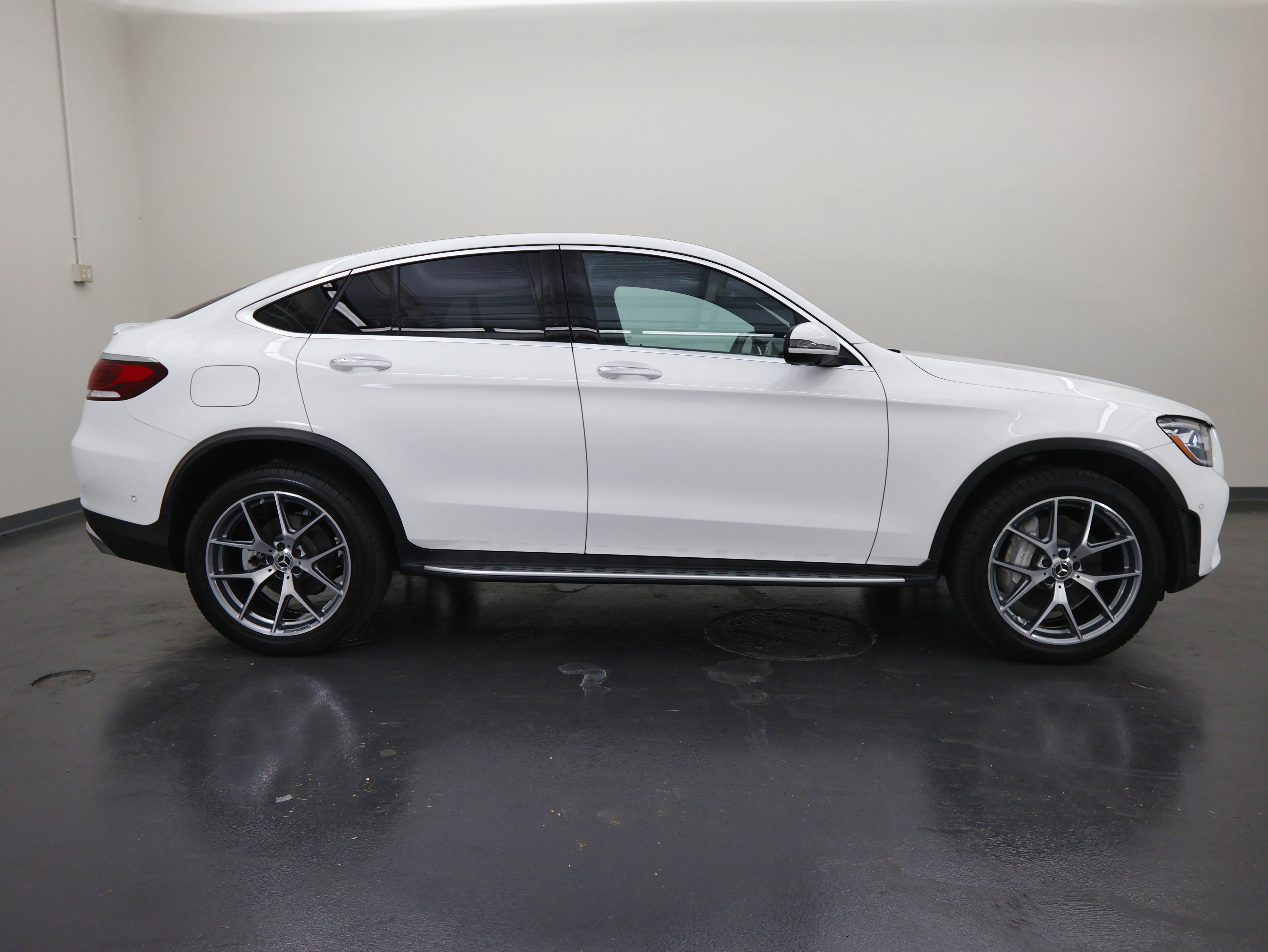 Used 2020 Mercedes-Benz GLC 300 4MATIC Coupe image 2